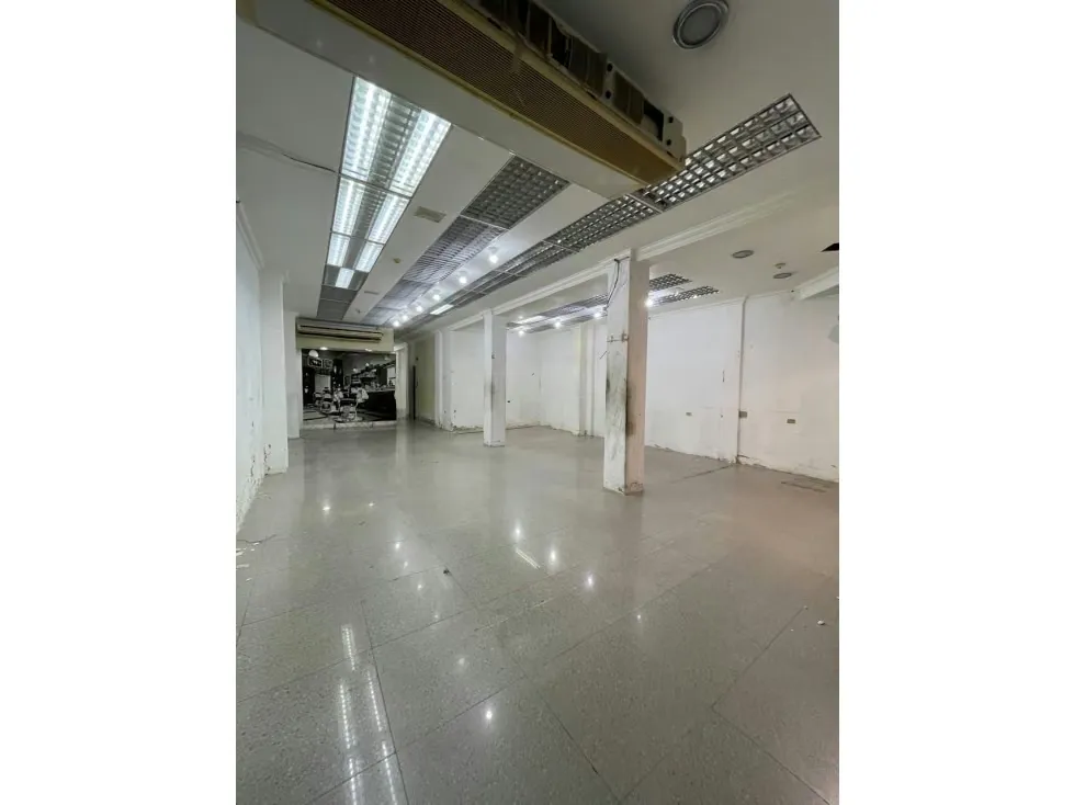 LOCAL COMERCIAL - AV. ROOSVELT - 160 Mts2 - 11