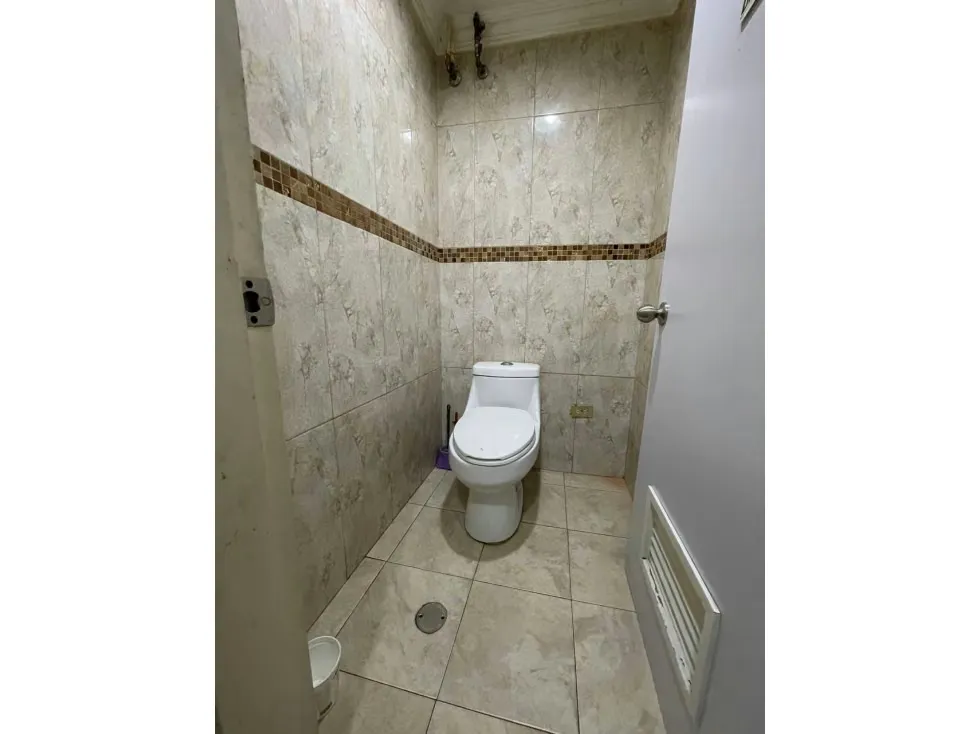 LOCAL COMERCIAL - AV. ROOSVELT - 160 Mts2 - 12