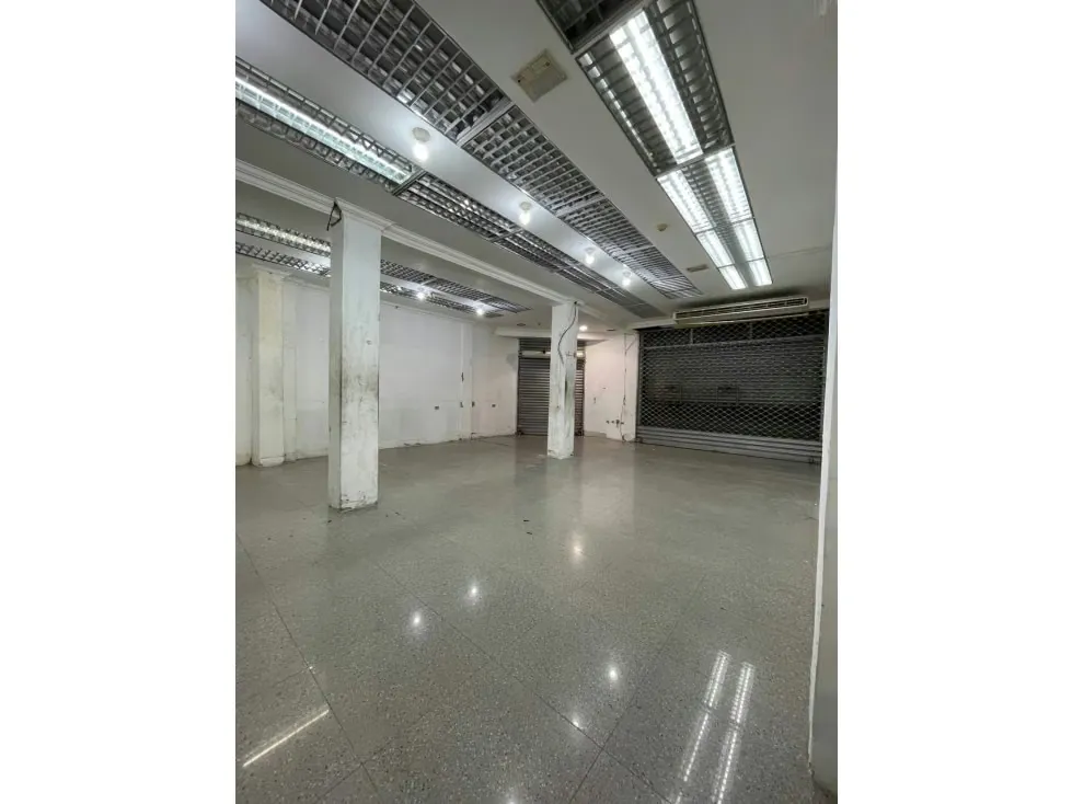 LOCAL COMERCIAL - AV. ROOSVELT - 160 Mts2 - 3