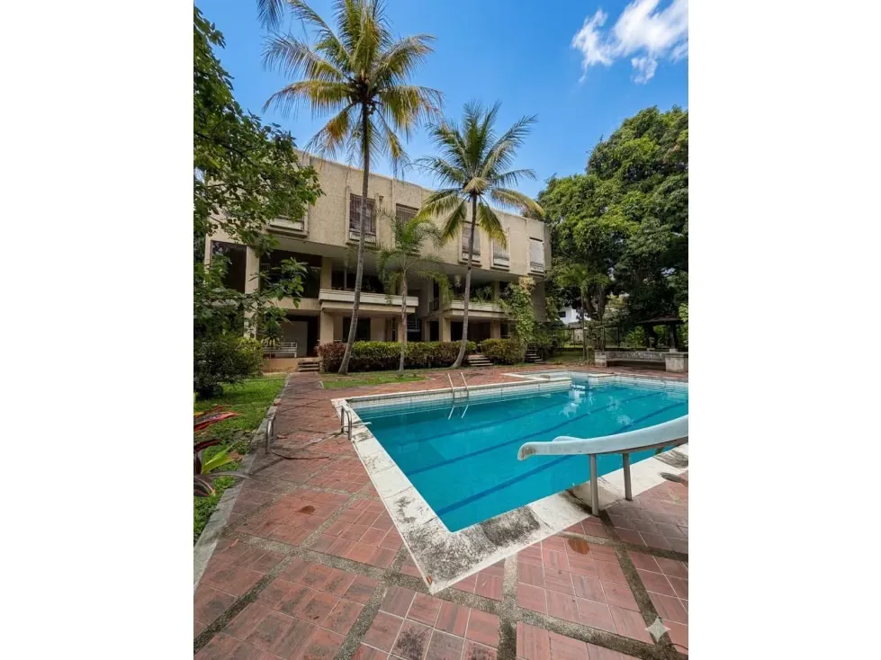 Se Vende edificio 1450m² const + 3700 terr 8h+s/8.5b+s/12p Los Chorros