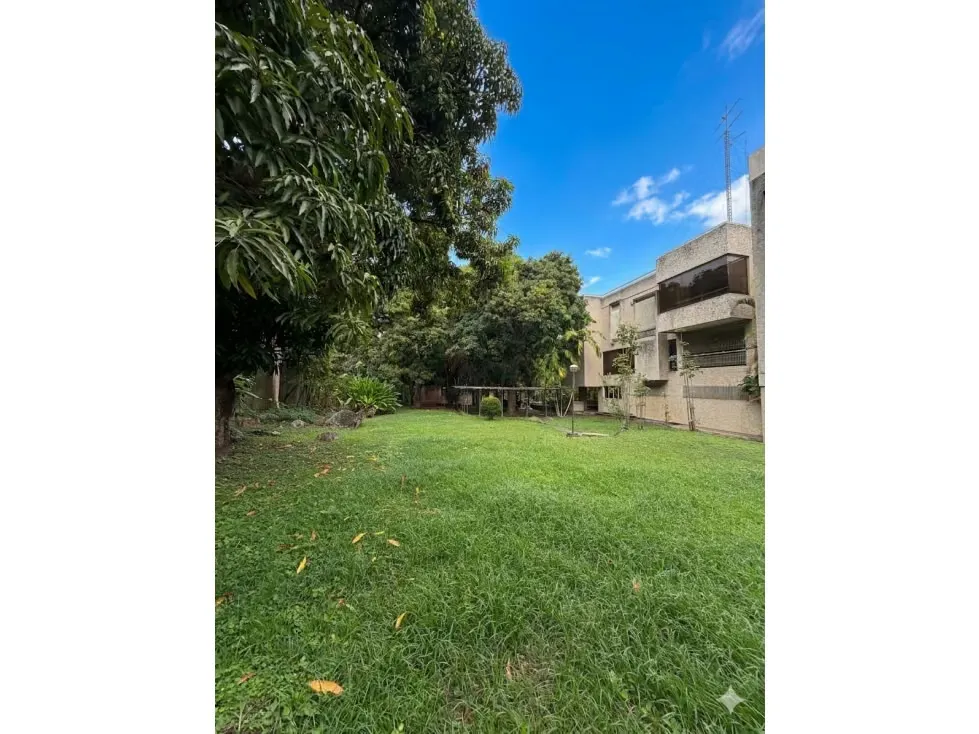 Se Vende edificio 1450m² const + 3700 terr 8h+s/8.5b+s/12p Los Chorros - 2