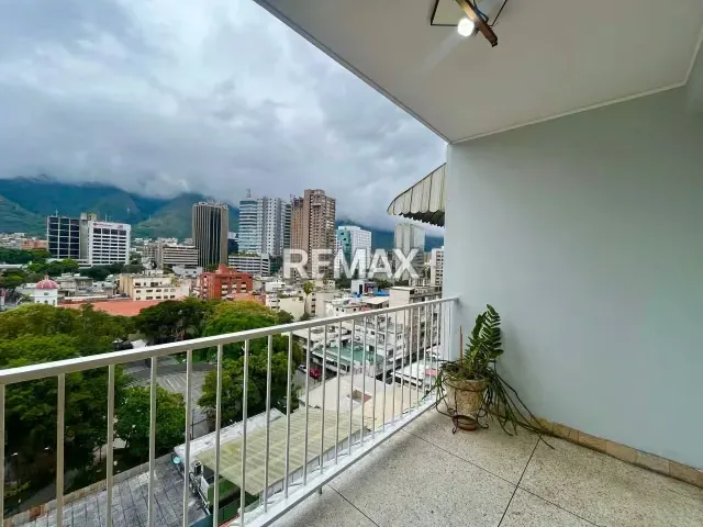En alquiler apartamento amoblado ETIQUETA VERDE en el casco de Chacao, balcon con hermosa vista y 1 puesto de estacionamiento - 8