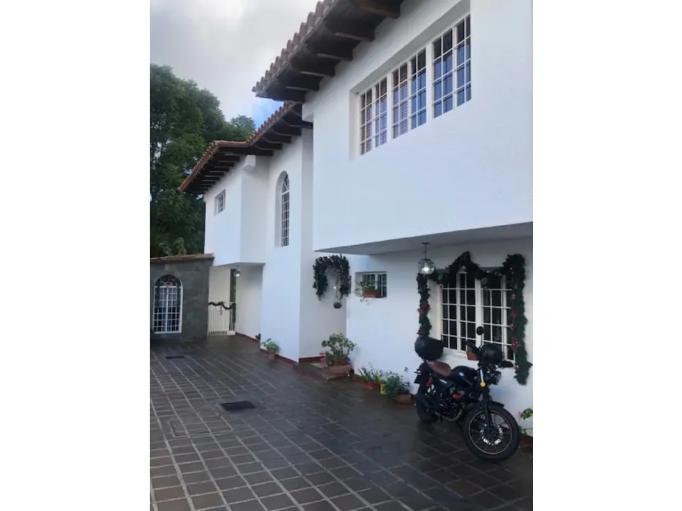 Se Vende Casa C.Cerrada-455m²-5H+6B+6P+Planta-La Lagunita 8698 - 2