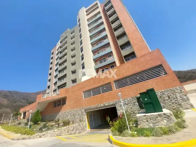 Venta de Apartamento con balcon y vista a la Ciudad en Mañongo