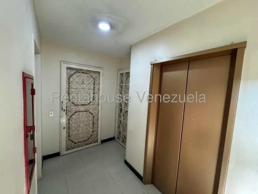 Apartamento (1 Nivel) en Venta en La Urbina, Distrito Metropolitano - 25