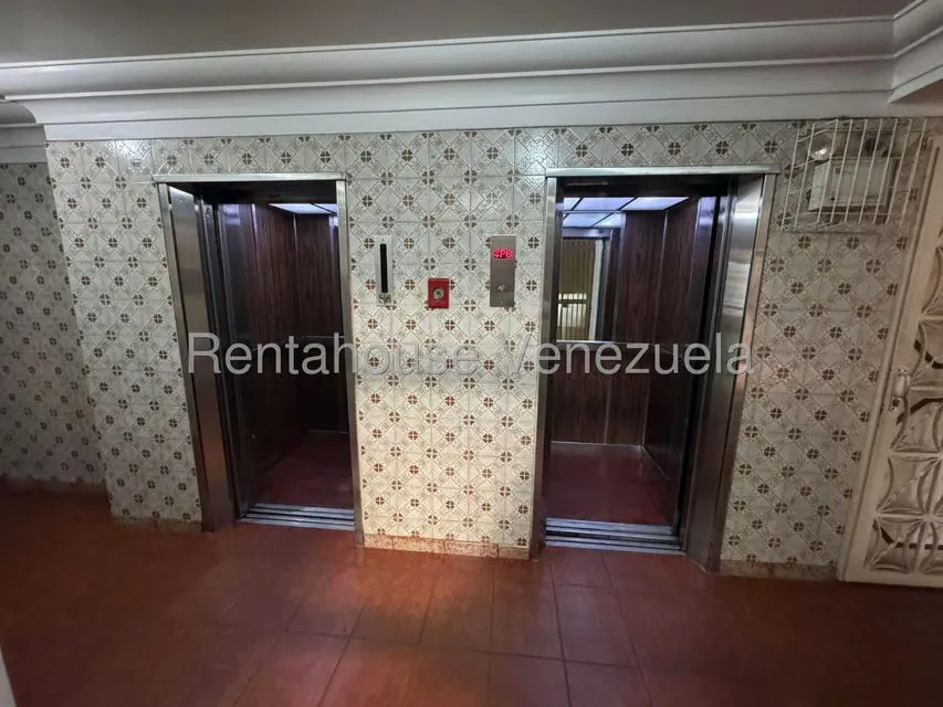 Apartamento (1 Nivel) en Venta en La Urbina, Distrito Metropolitano - 9