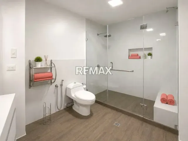 Amplia casa en venta en Las Esmeraldas – La Tahona, con terrazas y vista panorámica - 11