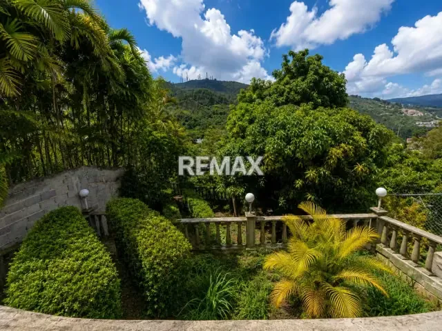 Amplia casa en venta en Las Esmeraldas – La Tahona, con terrazas y vista panorámica - 19