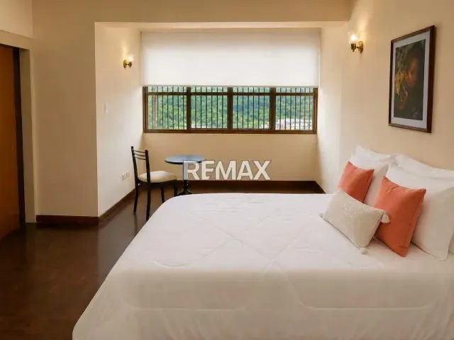 Amplia casa en venta en Las Esmeraldas – La Tahona, con terrazas y vista panorámica - 9