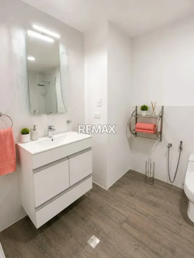 Amplia casa en venta en Las Esmeraldas – La Tahona, con terrazas y vista panorámica - 10