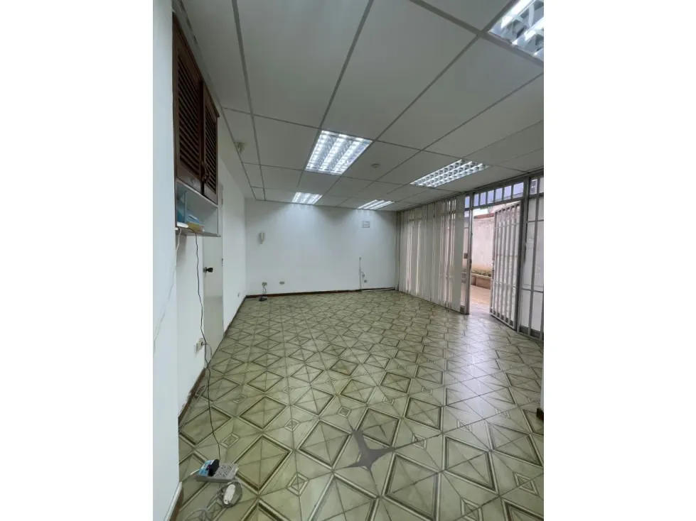 Se alquila local 34m2 Alta Florida 3585 - 3