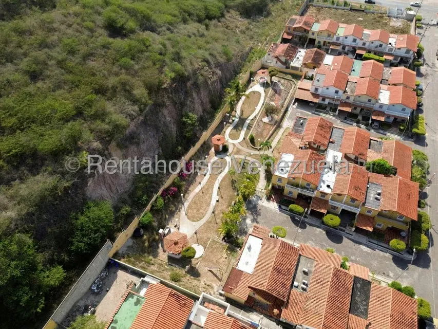 Casa (Duplex) en Venta en Parroquia Santa Rosa, Lara - 4