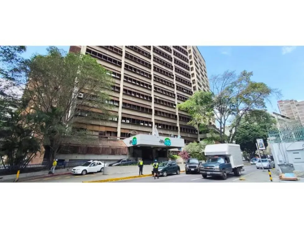 Alquilo oficina 140+40m2 Los Palos Grandes 4666
