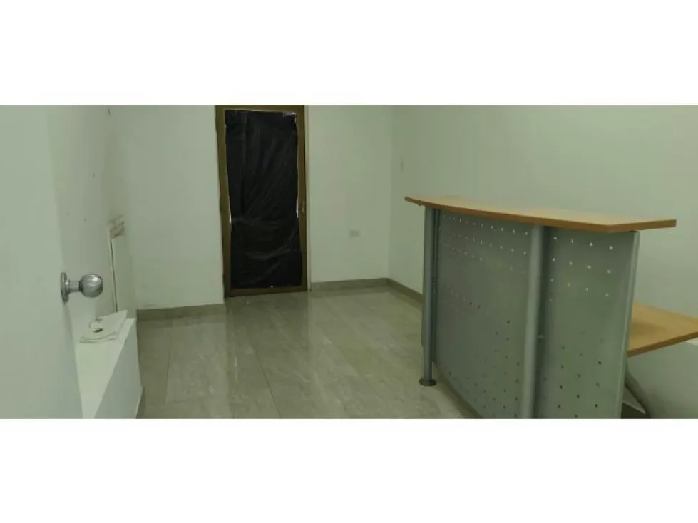 Alquilo oficina 140+40m2 Los Palos Grandes 4666 - 11