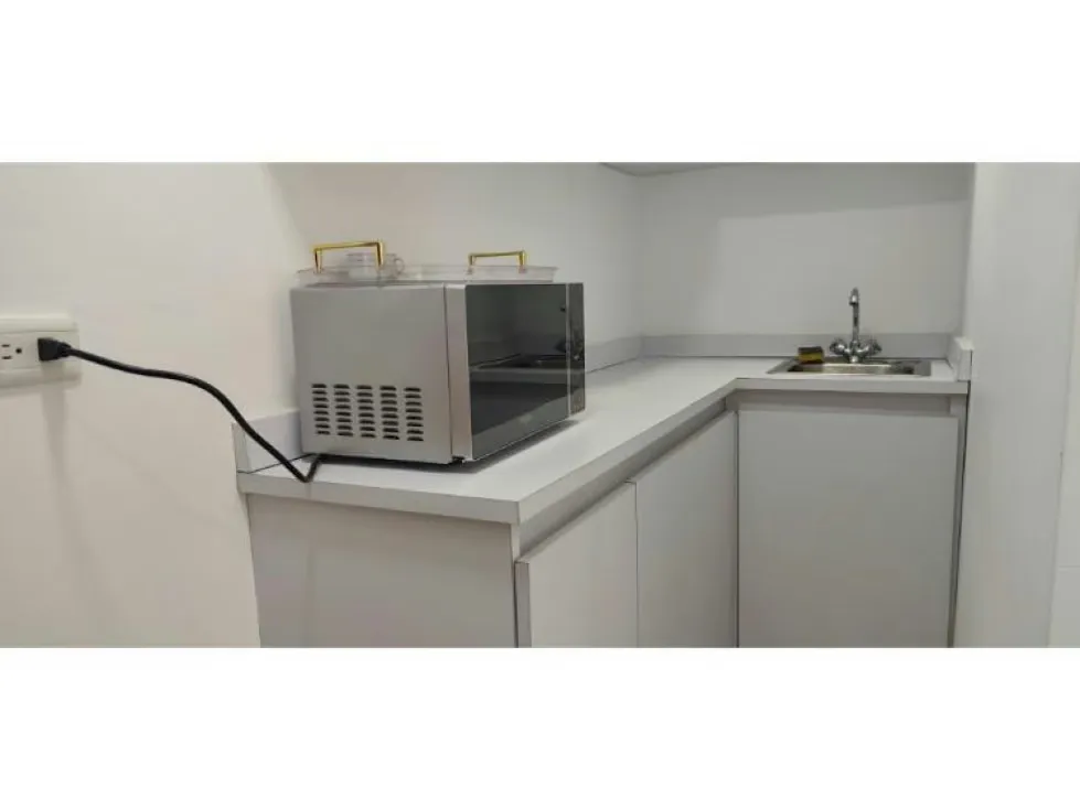 Alquilo oficina 140+40m2 Los Palos Grandes 4666 - 9
