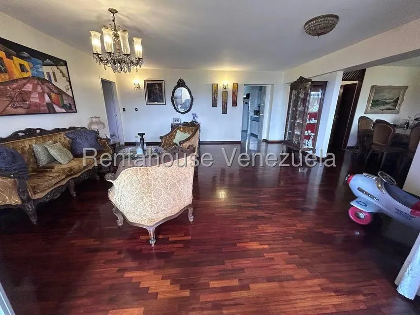 Apartamento (1 Nivel) en Venta en Los Naranjos del Cafetal, Distrito Metropolitano - 2