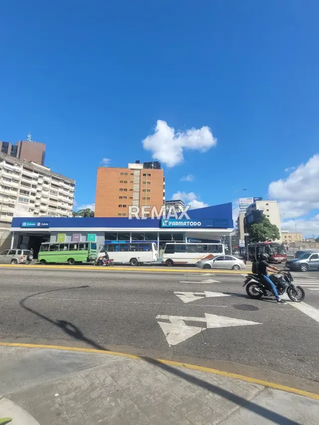 OFICINA EJECUTIVA, EN VENTA, EN ZONA ESTRATÉGICA DE LOS DOS CAMINOS - 14
