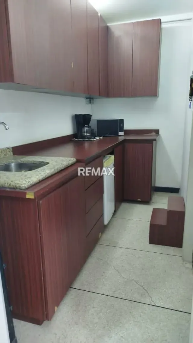 OFICINA EJECUTIVA, EN VENTA, EN ZONA ESTRATÉGICA DE LOS DOS CAMINOS - 5