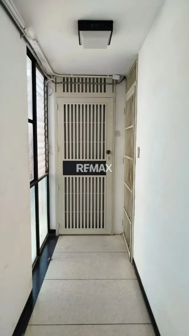 OFICINA EJECUTIVA, EN VENTA, EN ZONA ESTRATÉGICA DE LOS DOS CAMINOS - 9