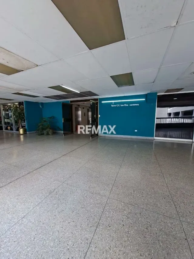 OFICINA EN VENTA 75MTS LOS CHAGUARAMOS - 2