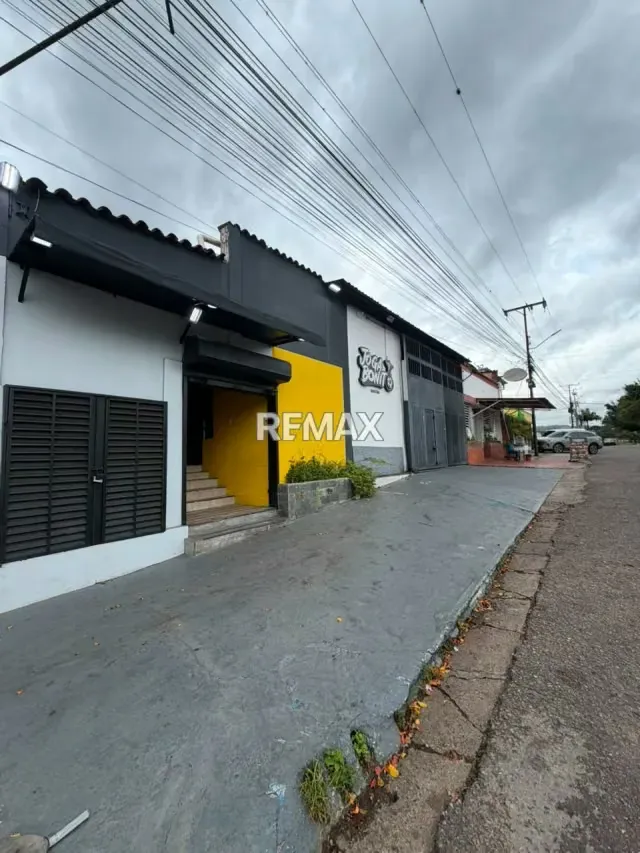 EN ALQUILER Local comercial de 100 Mts2 Ubicado en la avenida principal de la zona industrial de Paramillo. - 10