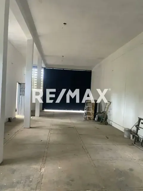 Alquiler de Local Comercial en la Piedad Av. Intercomunal Cabudare Acarigua Ideal para depósito fabrica y para estacionamiento - 3