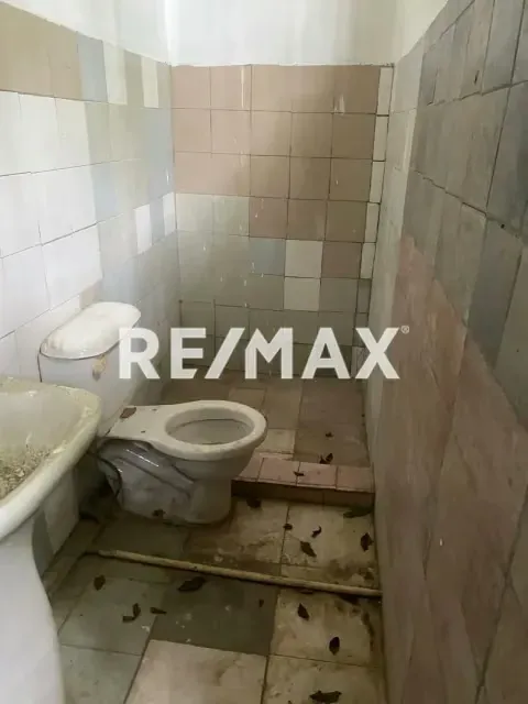 Alquiler de Local Comercial en la Piedad Av. Intercomunal Cabudare Acarigua Ideal para depósito fabrica y para estacionamiento - 5