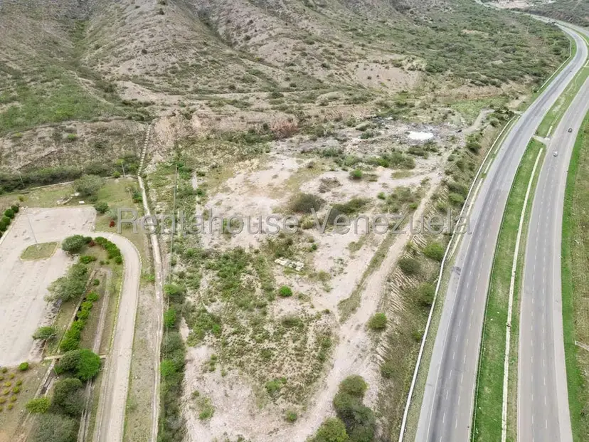 Terreno (Industrial) en Venta en Zona Industrial 2, Lara