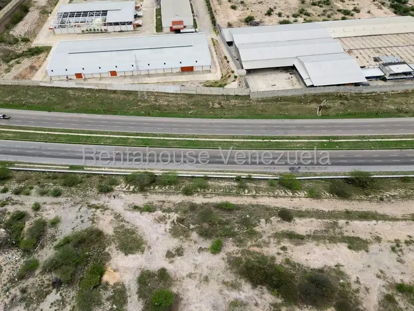 Terreno (Industrial) en Venta en Zona Industrial 2, Lara - 8