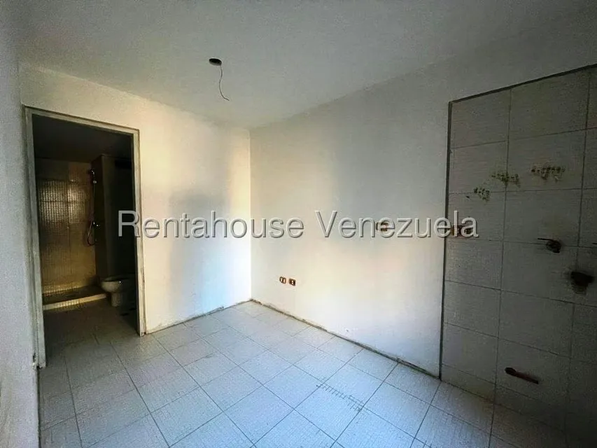Apartamento (1 Nivel) en Venta en Los Dos Caminos, Distrito Metropolitano - 41