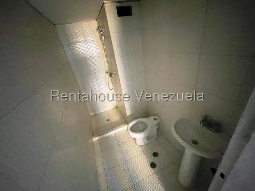 Apartamento (1 Nivel) en Venta en Los Dos Caminos, Distrito Metropolitano - 43
