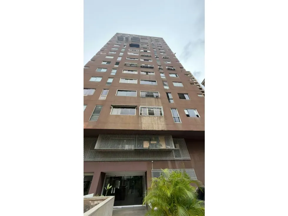 Vendo apartamento 97m2 Los Palos Grandes ref. Amarilla/piso alto - 2