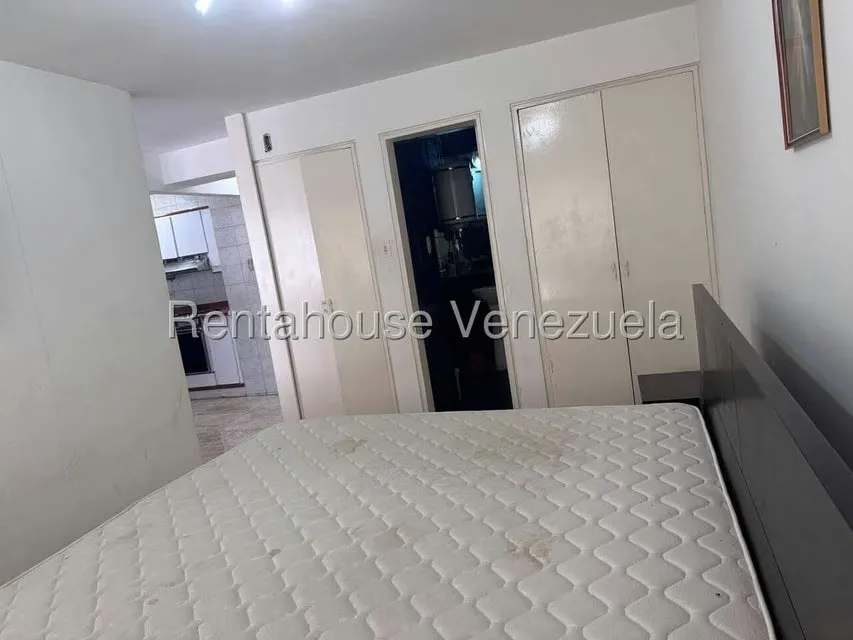 Apartamento (1 Nivel) en Alquiler en Los Palos Grandes, Distrito Metropolitano - 13