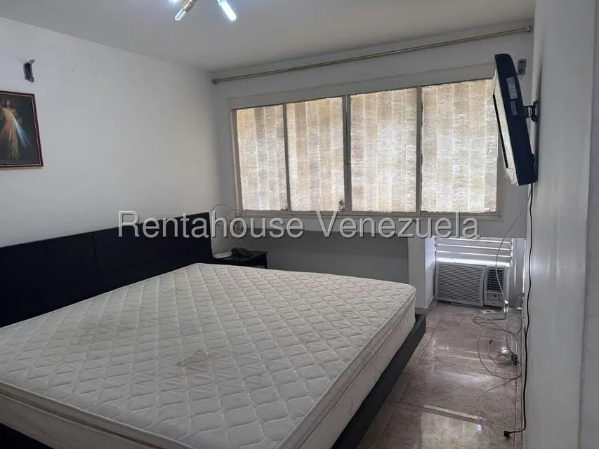 Apartamento (1 Nivel) en Alquiler en Los Palos Grandes, Distrito Metropolitano - 14