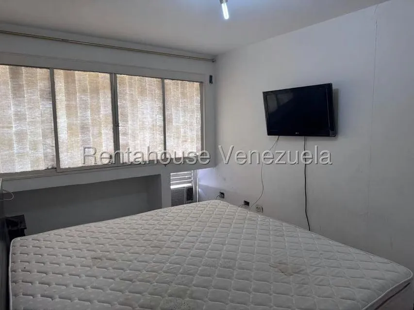 Apartamento (1 Nivel) en Alquiler en Los Palos Grandes, Distrito Metropolitano - 15