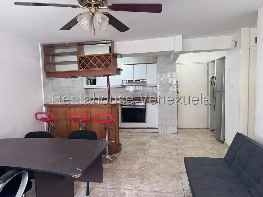Apartamento (1 Nivel) en Alquiler en Los Palos Grandes, Distrito Metropolitano - 3