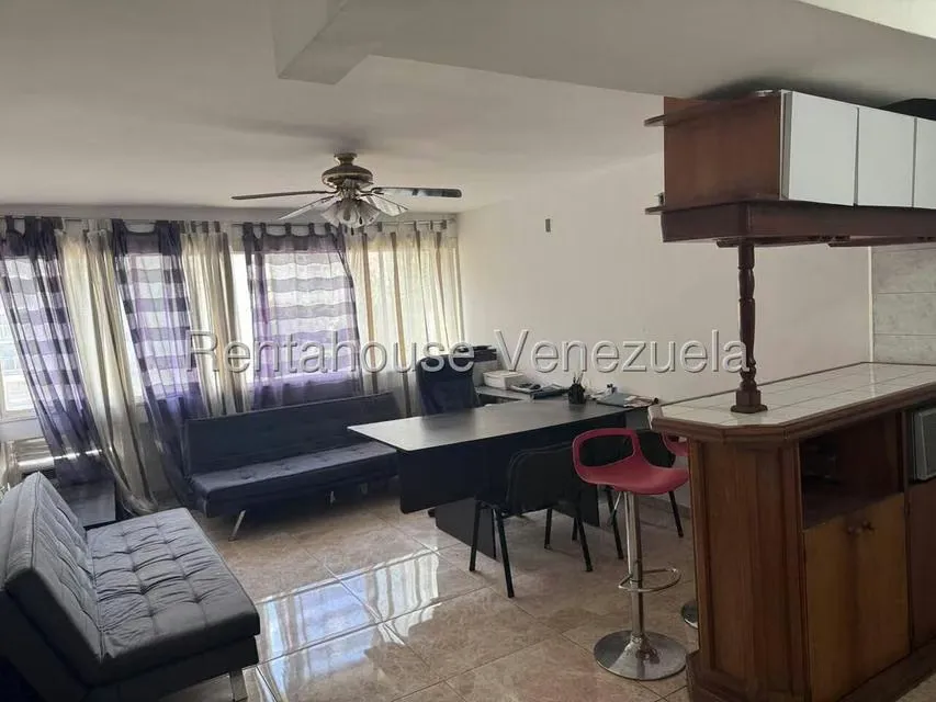 Apartamento (1 Nivel) en Alquiler en Los Palos Grandes, Distrito Metropolitano - 6