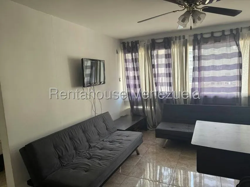 Apartamento (1 Nivel) en Alquiler en Los Palos Grandes, Distrito Metropolitano - 8
