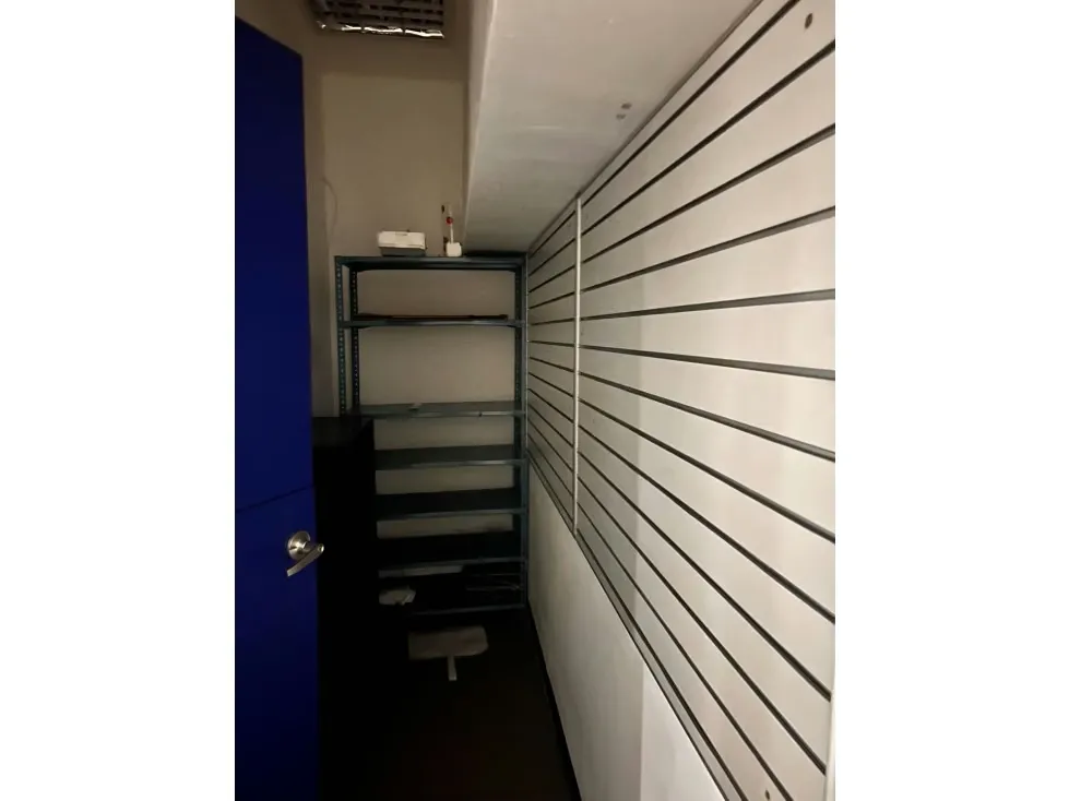 Local/alquiler/PARQUECANAIMA/ 80m/mezzanina/baño - 11