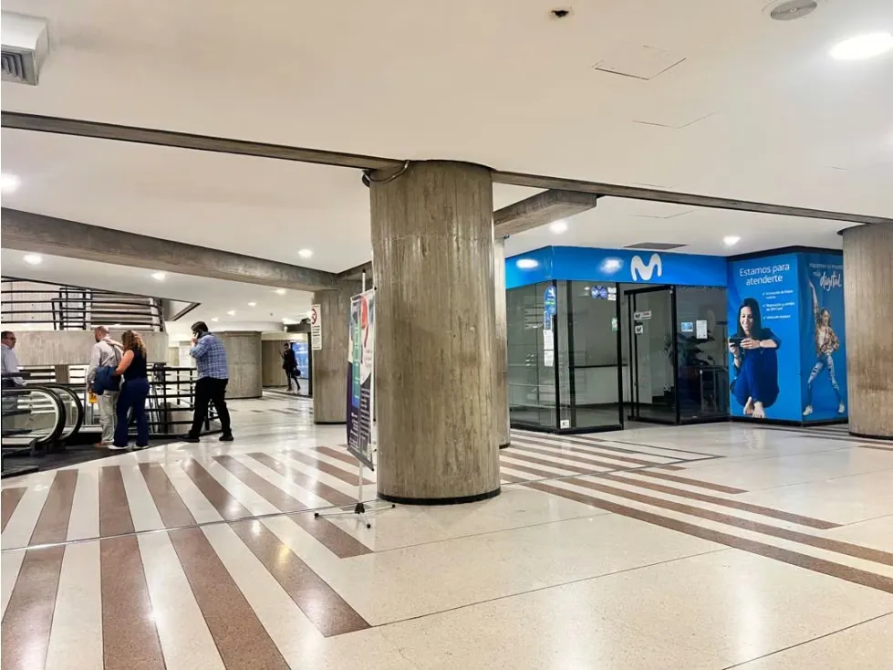 Local/alquiler/PARQUECANAIMA/ 80m/mezzanina/baño - 12