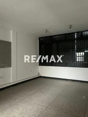 Local Comercial N° 18 en Alquiler Avenida Andrés Bello entre Carrera 21 y 22 Zona Centro- Barquisimeto - 2