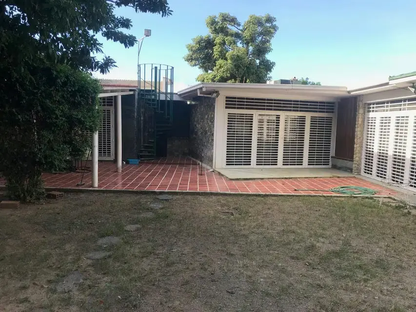 Casa (1 Nivel) en Alquiler en El Marques, Distrito Metropolitano - 36