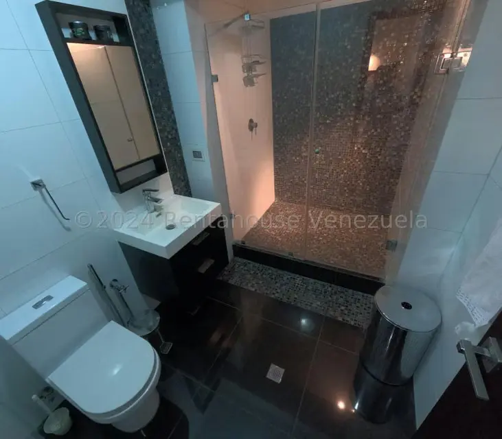 Apartamento (Duplex) en Venta en Las Mercedes, Distrito Metropolitano - 33