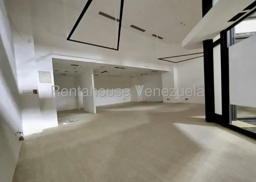 Local Comercial en Alquiler en Los Naranjos del Cafetal, Distrito Metropolitano - 2