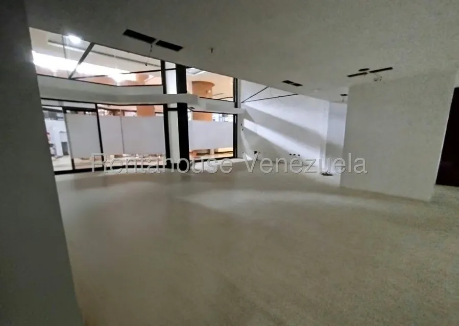 Local Comercial en Alquiler en Los Naranjos del Cafetal, Distrito Metropolitano - 6