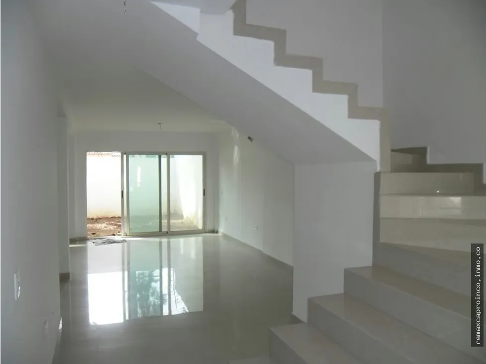 En Venta TownHouse en Mañongo C 548856 - 2