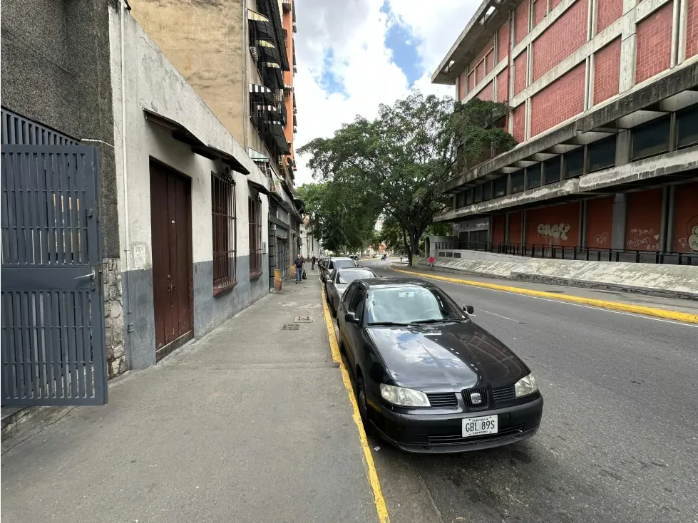 Se alquila Local comercial 86m² Panteón - 10