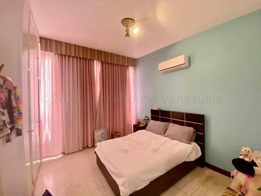 Casa (Multipes Niveles) en Venta en Prados del Este, Distrito Metropolitano - 16