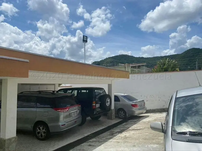 Casa (Multipes Niveles) en Venta en Prados del Este, Distrito Metropolitano - 21