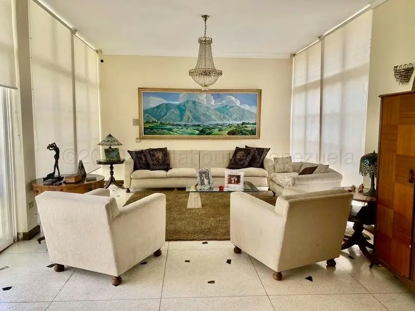 Casa (Multipes Niveles) en Venta en Prados del Este, Distrito Metropolitano - 3